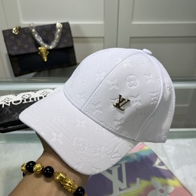 В комплекте с пылезащитным чехлом. Новая бейсболка Louis Vuitton,