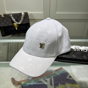 В комплекте с пылезащитным чехлом. Новая бейсболка Louis Vuitton,