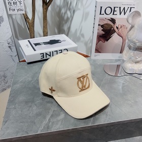 Бейсболка Louis Vuitton, официальный сайт, новый цвет LV бейсболк