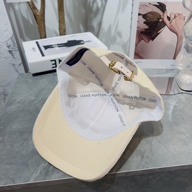 Бейсболка Louis Vuitton, официальный сайт, новый цвет LV бейсболк