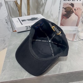 Бейсболка Louis Vuitton, официальный сайт, новый цвет LV бейсболк