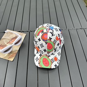 Бейсболка Louis Vuitton Новая модель LV действительно очень крас