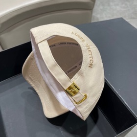 Louis Vuitton LV ~ Новая модель бейсболки весна-лето 2023 года, о