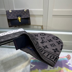 Луи Виттон LOUIS VUITTON] Вязаная шапка из кашемира. Новинка на о