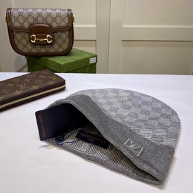 Луи Виттон LOUIS VUITTON] Вязаная шапка из кашемира. Новинка на о