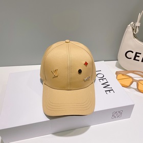 LV бейсболка 2023 Новая модель бейсболки Louis Vuitton. Популярна