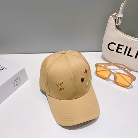 LV бейсболка 2023 Новая модель бейсболки Louis Vuitton. Популярна