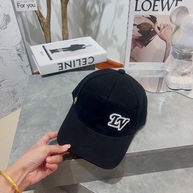 Бейсболка Louis Vuitton, официальный сайт, новый цвет LV бейсболк