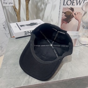 Бейсболка Louis Vuitton, официальный сайт, новый цвет LV бейсболк