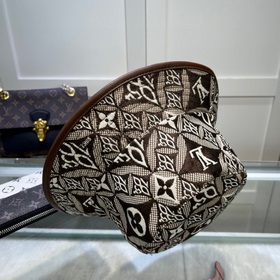 Новинка! Louis Vuitton представляет новую модель рыбацкой кепки L