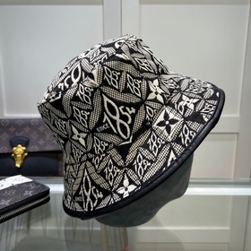 Новинка! Louis Vuitton представляет новую модель рыбацкой кепки L