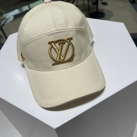 (LV Louis Vuitton) Новая модель вышитой бейсболки в минималистичн