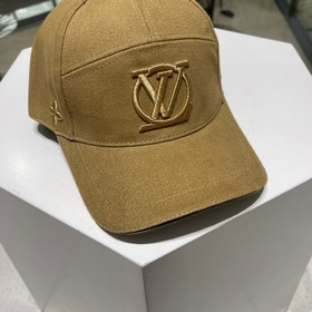 (LV Louis Vuitton) Новая модель вышитой бейсболки в минималистичн
