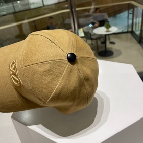 (LV Louis Vuitton) Новая модель вышитой бейсболки в минималистичн