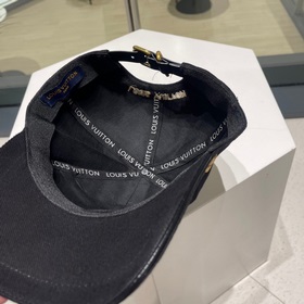 (LV Louis Vuitton) Новая модель вышитой бейсболки в минималистичн
