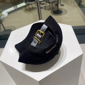 (LV Louis Vuitton) Новая модель вышитой бейсболки в минималистичн