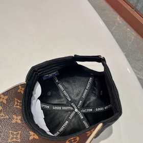 LouiVuittonLV Новая модель бейсболки Louis Vuitton с вышитым лого