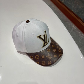 LouiVuittonLV Новая модель бейсболки Louis Vuitton с вышитым лого