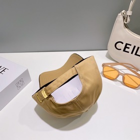 LV бейсболка 2023 Новая модель бейсболки Louis Vuitton. Популярна