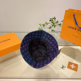 Новая модель джинсовой кепки в стиле рыбацкой кепки от LV Louis V