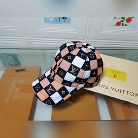 Новейшая модель на официальном сайте LV, изготовлена из высококач