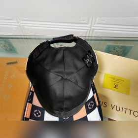 Новейшая модель на официальном сайте LV, изготовлена из высококач