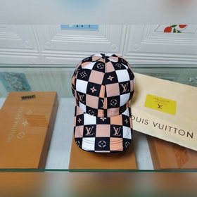 Новейшая модель на официальном сайте LV, изготовлена из высококач