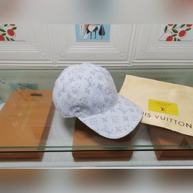Новейшая модель на официальном сайте LV, изготовлена из кожи верх