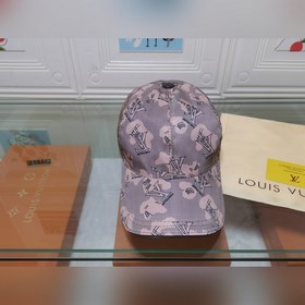 Новая модель на официальном сайте Lv, изготовлена по оригинальном