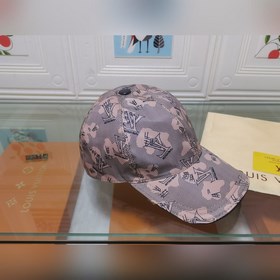 Новая модель на официальном сайте Lv, изготовлена по оригинальном