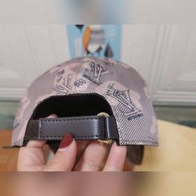 Новая модель на официальном сайте Lv, изготовлена по оригинальном