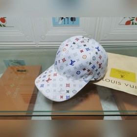 Новейшая модель на официальном сайте LV, изготовлена из кожи верх