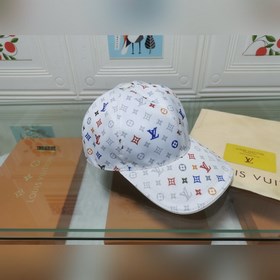 Новейшая модель на официальном сайте LV, изготовлена из кожи верх