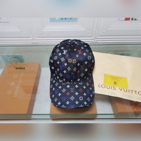 Новейшая модель на официальном сайте LV, изготовлена из кожи верх