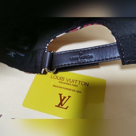 Новая модель на официальном сайте Lv, изготовлена по оригинальном