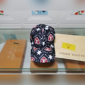 Новая модель на официальном сайте Lv, изготовлена по оригинальном
