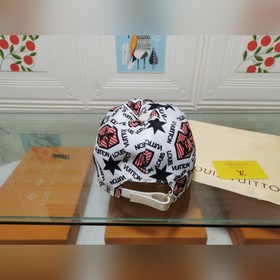 Новая модель на официальном сайте Lv, изготовлена по оригинальном