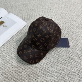 Louis Vuitton LV бейсболка