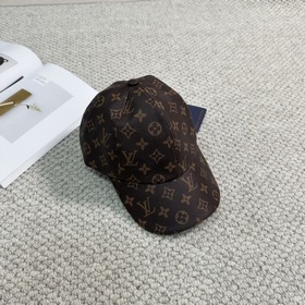 Louis Vuitton LV бейсболка