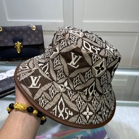 Новинка! Louis Vuitton представляет новую модель рыбацкой кепки L