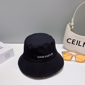 Новинка! Louis Vuitton представляет новую модель шляпы-ушанки LV.