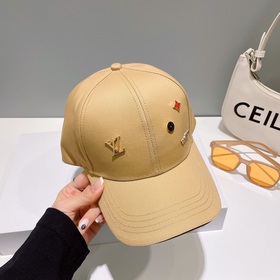 LV бейсболка 2023 Новая модель бейсболки Louis Vuitton. Популярна