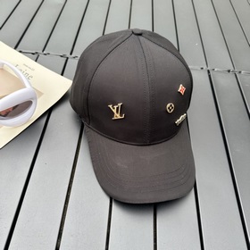 Louis Vuitton представляет новую бейсболку LV, изготовленную с вы