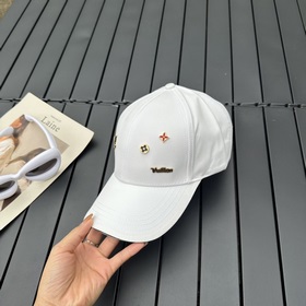Louis Vuitton представляет новую бейсболку LV, изготовленную с вы