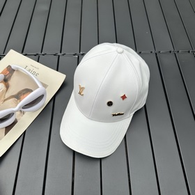 Louis Vuitton представляет новую бейсболку LV, изготовленную с вы
