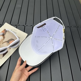 Louis Vuitton представляет новую бейсболку LV, изготовленную с вы