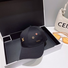 LV бейсболка 2023 Новая модель бейсболки Louis Vuitton. Популярна