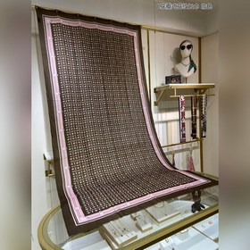 Длинный шарф из кашемира, доступен в магазинах, высокое качество,