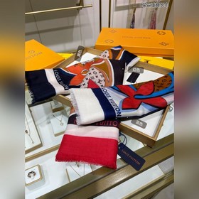 Длинный шарф из кашемира, доступен в магазинах, высокое качество,