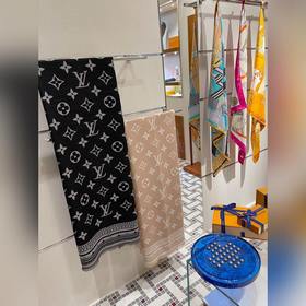 Новая популярная модель в магазине LV! Очень красивая! В этом год